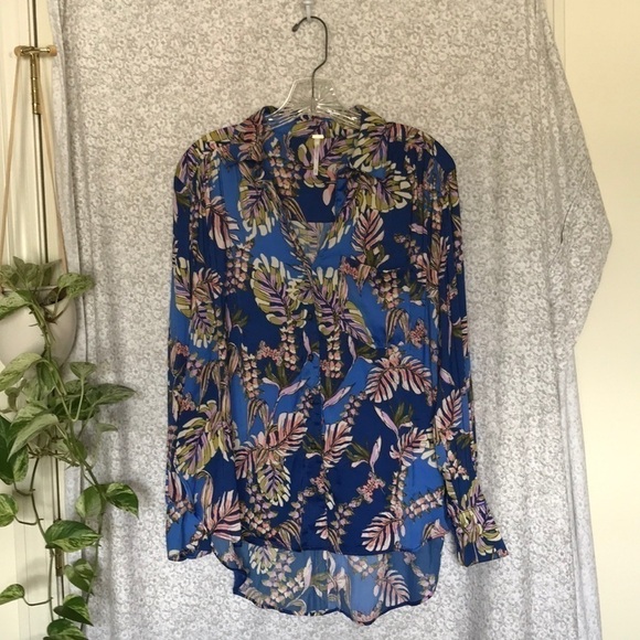 Free People blue floral flowy buttoned down - Picture 1 of 4